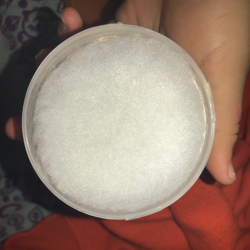 Face powder - Picture 3 of 4